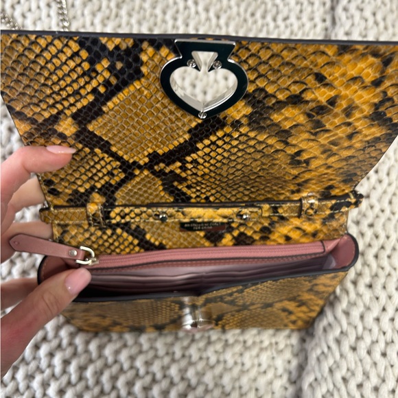 Kate Spade crossbody with chain strap - Picture 3 of 11